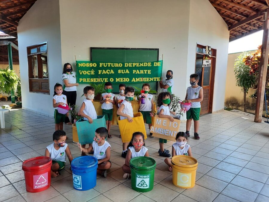 Atividade do dia do Meio Ambiente no Jardim de Infância Girassol