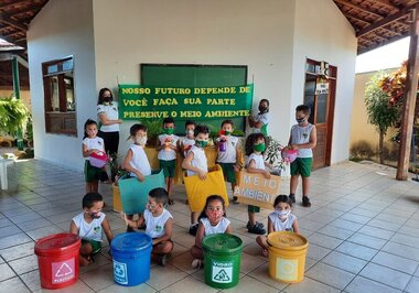 Atividade do dia do Meio Ambiente no Jardim de Infância Girassol